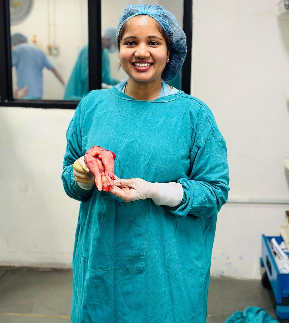 Dr Ankit Garg & Dr Alisha Goyal - Senior Consultant Gynecologist